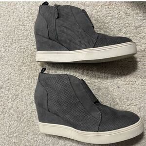 MIA Women's Size 9.5 M Arianna Faux Suede Leather Wedge Sneakers Shoes Gray Zip